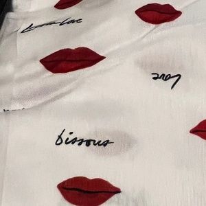 Betsy Johnson Sheet set twin xl with love lips